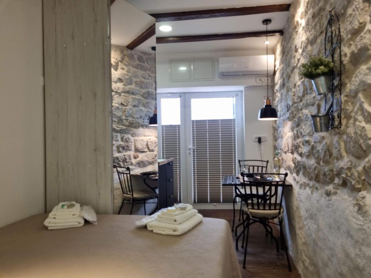 Sea Star Hotel Tribalj Екстериор снимка