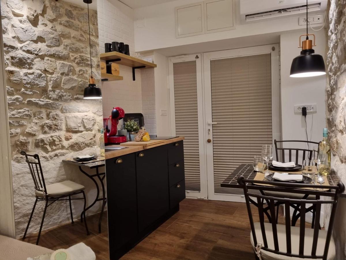 Sea Star Hotel Tribalj Екстериор снимка