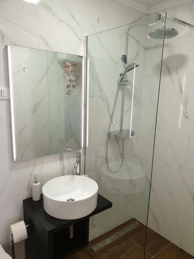Sea Star Hotel Tribalj Екстериор снимка